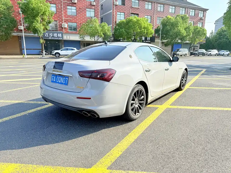 Maserati Ghibli Maserati Ghibli