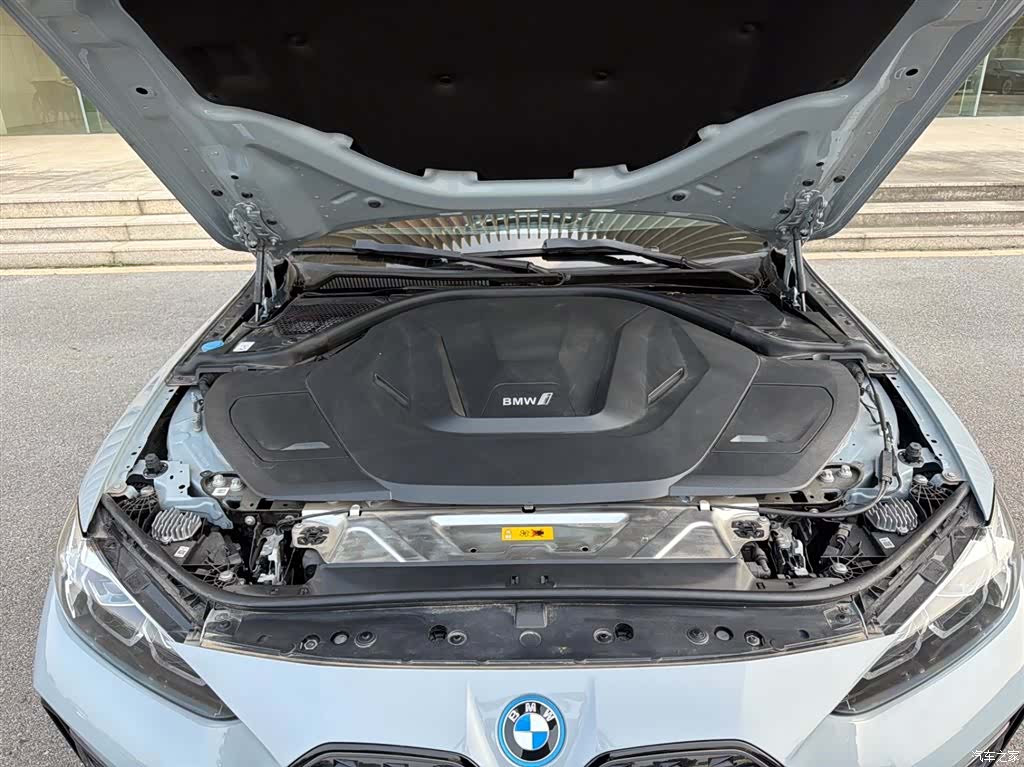 BMW i4, 2025 15