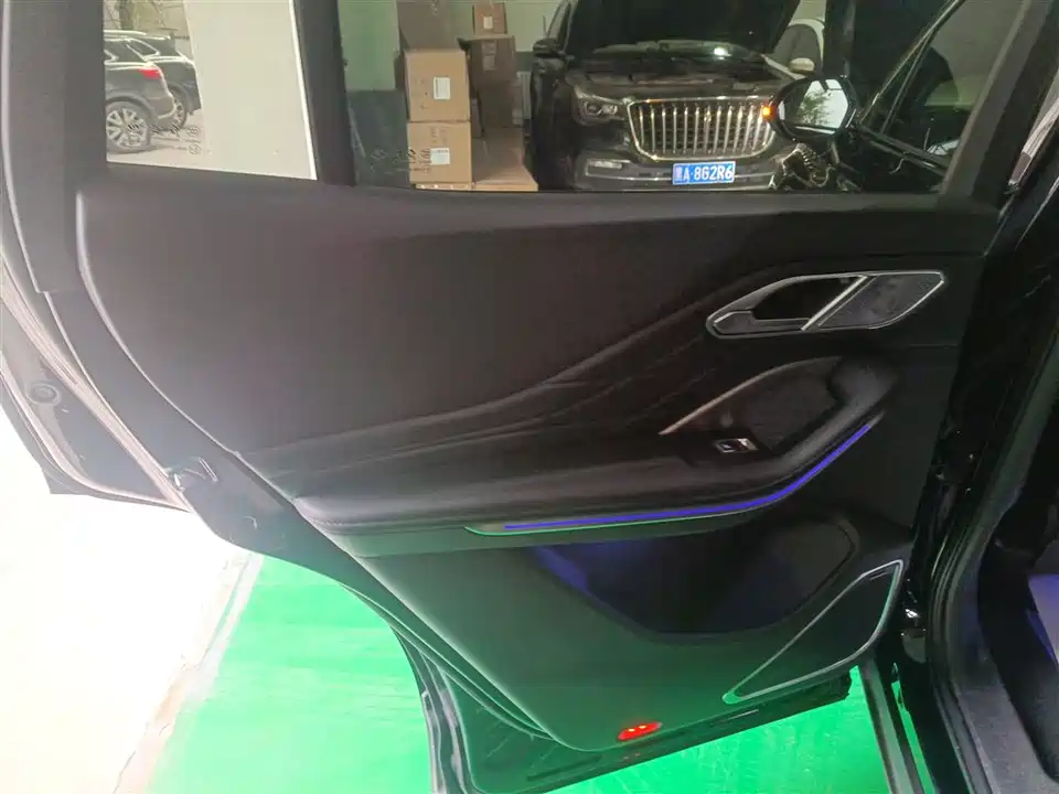 Hongqi HS7 PHEV