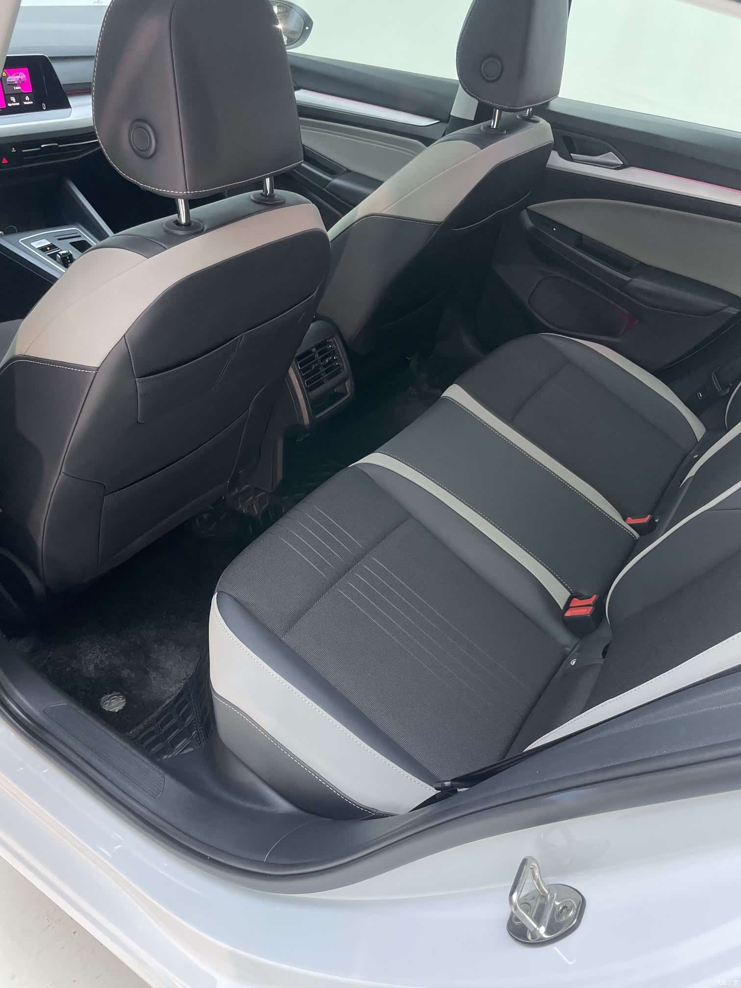 Volkswagen Golf, 2023 20