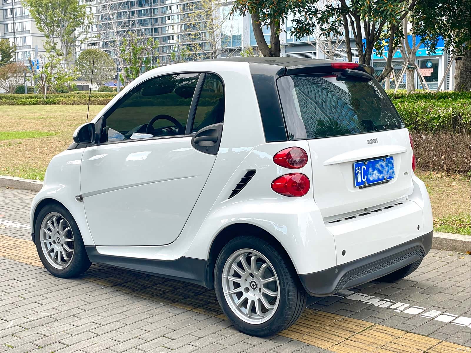 Smart Fortwo, 2015 13