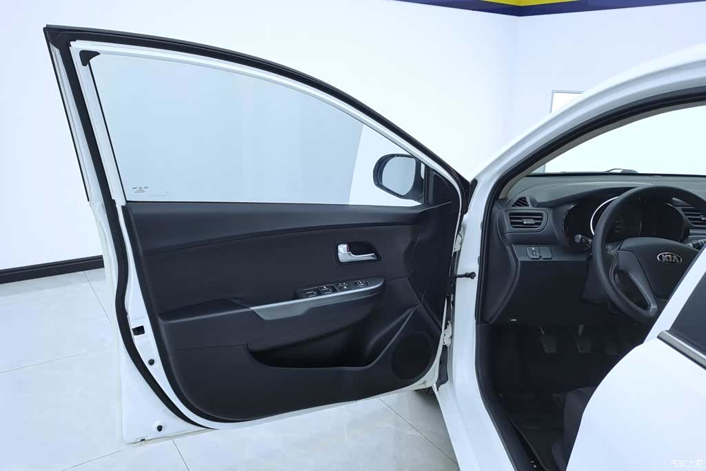Kia K2, 2015 7