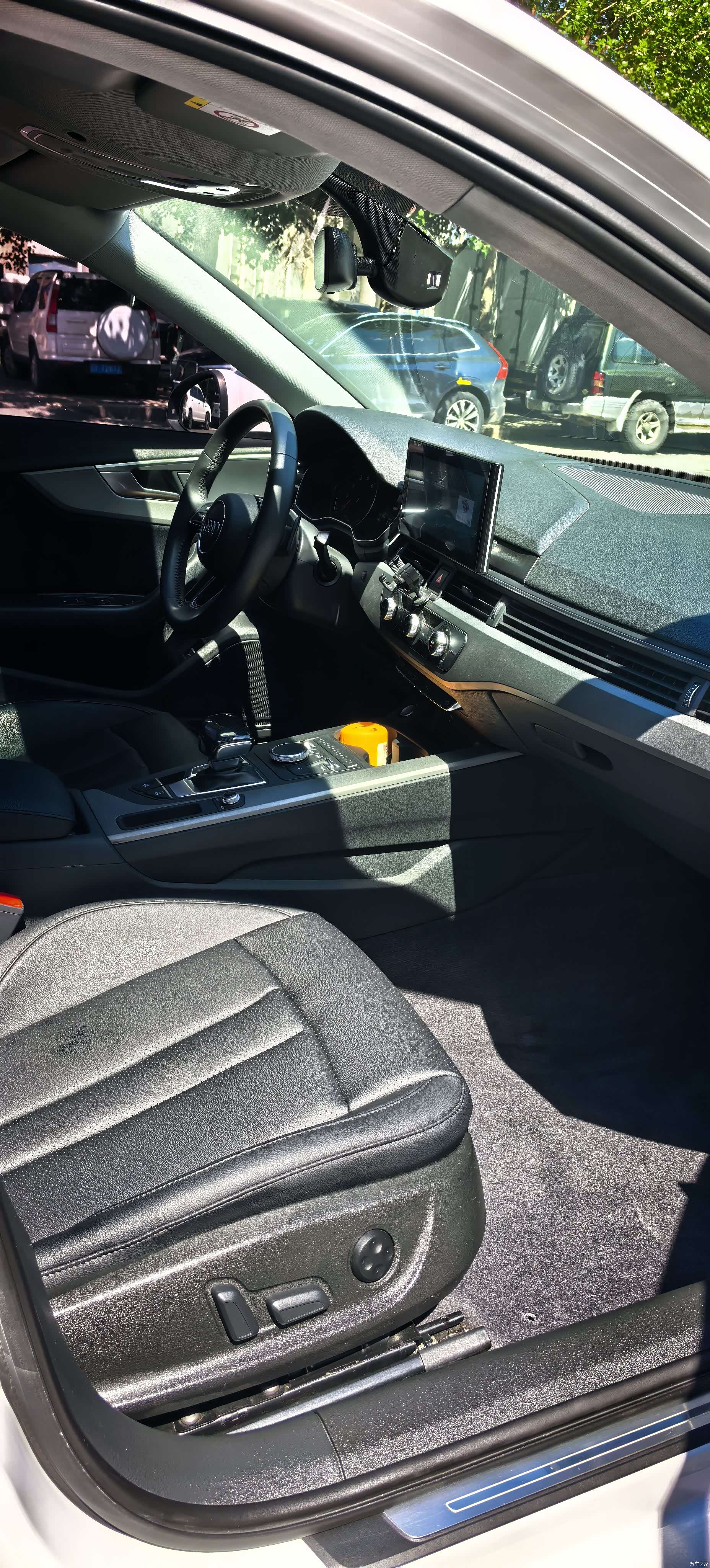 Audi A4L, 2018 7