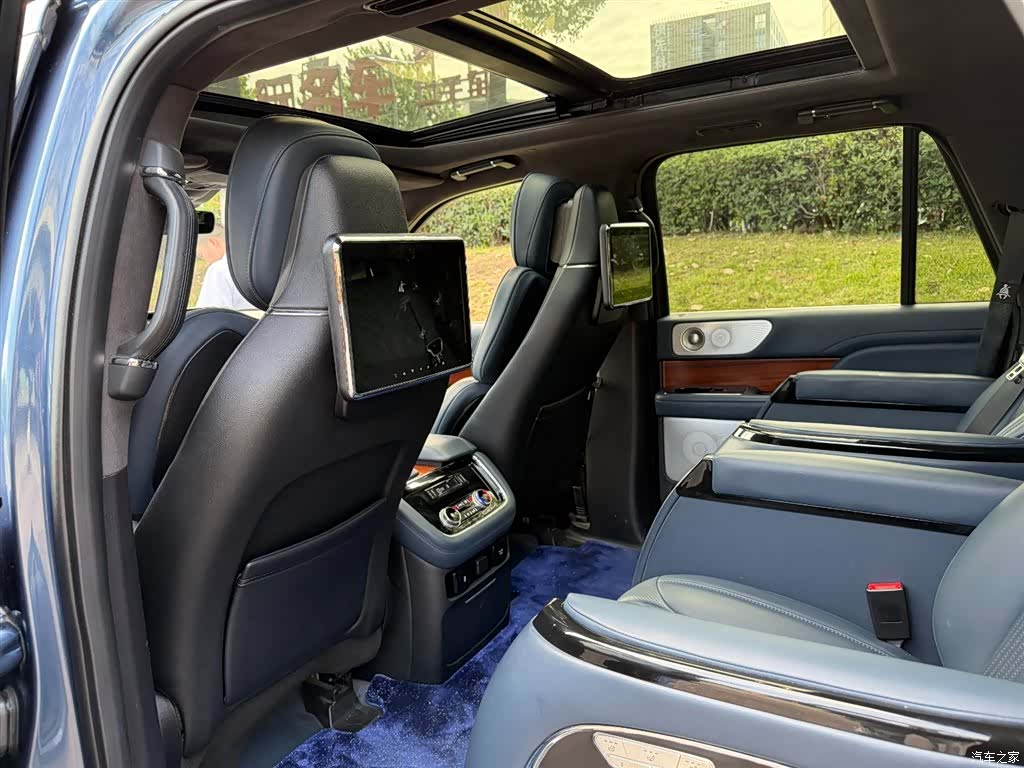 Lincoln Navigator, 2019 9