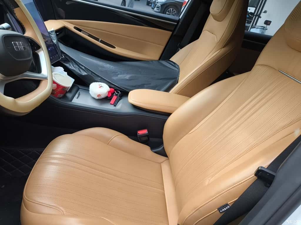 Geely Galaxy L7, 2023 8