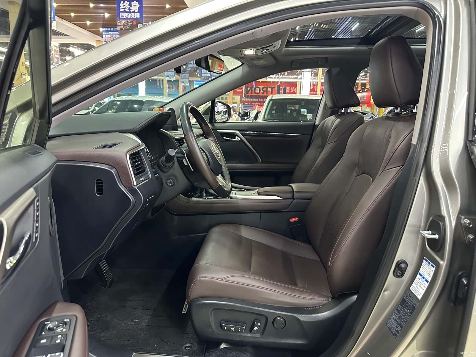 Lexus RX, 2020 4