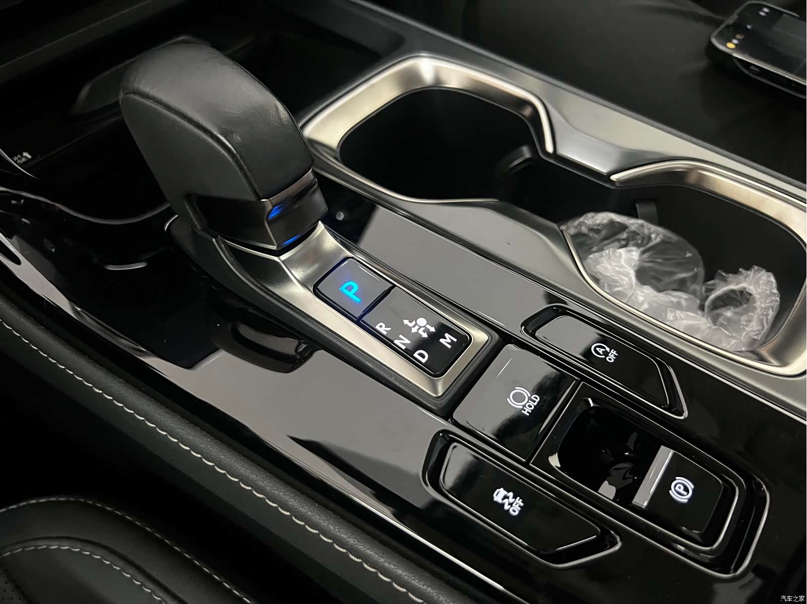 Lexus NX, 2023 11