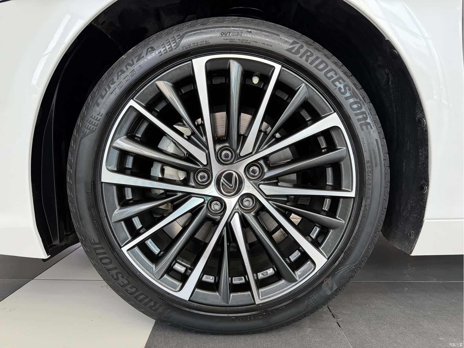 Lexus ES, 2021 17
