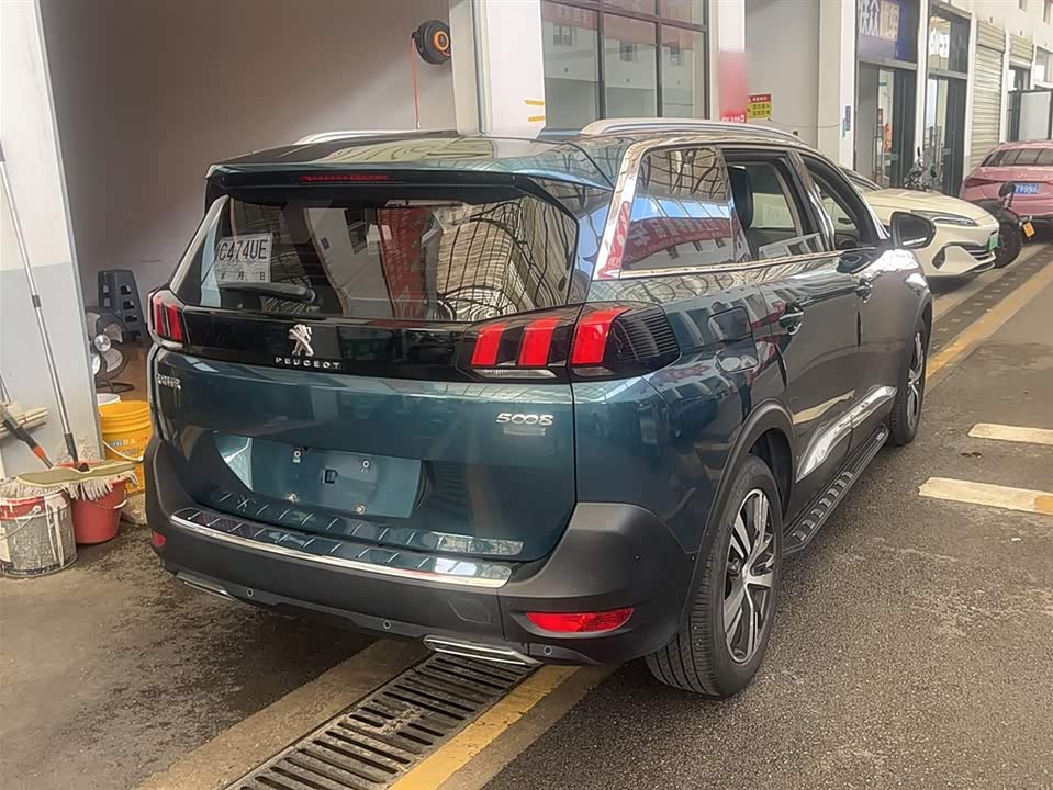 Peugeot 5008