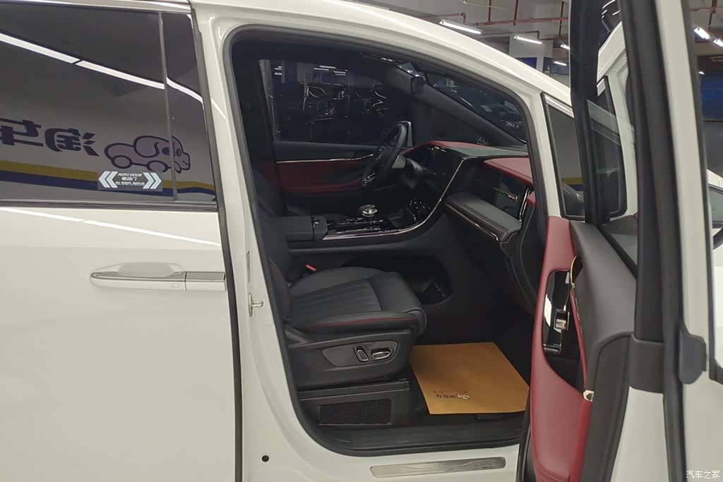 Trumpchi M8, 2023 8