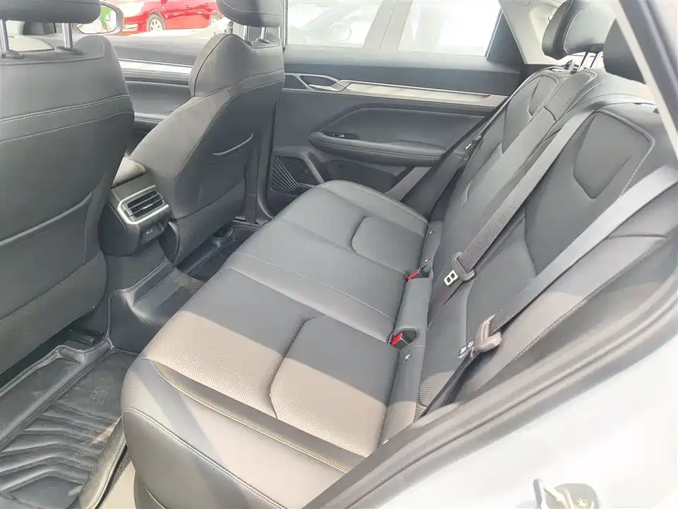 Geely Emgrand L HiP Geely Emgrand L HiP