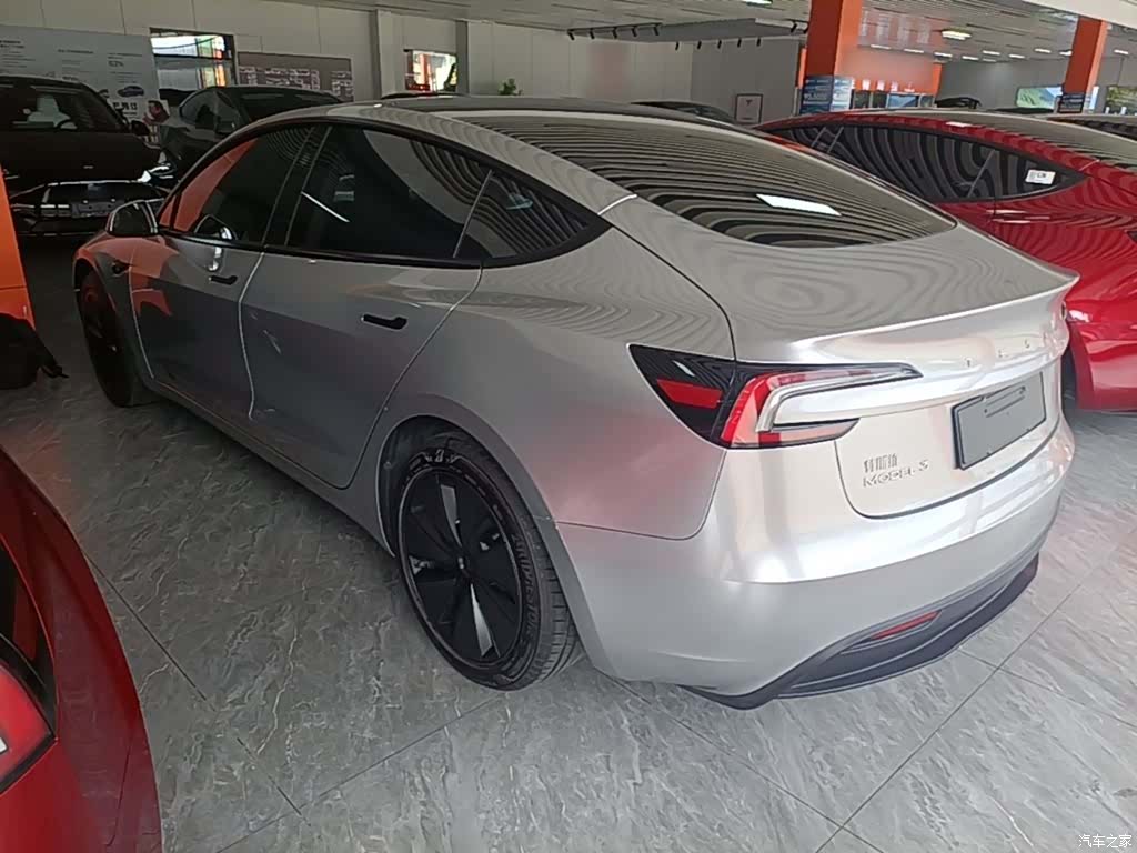 Tesla Model 3, 2025 все фото