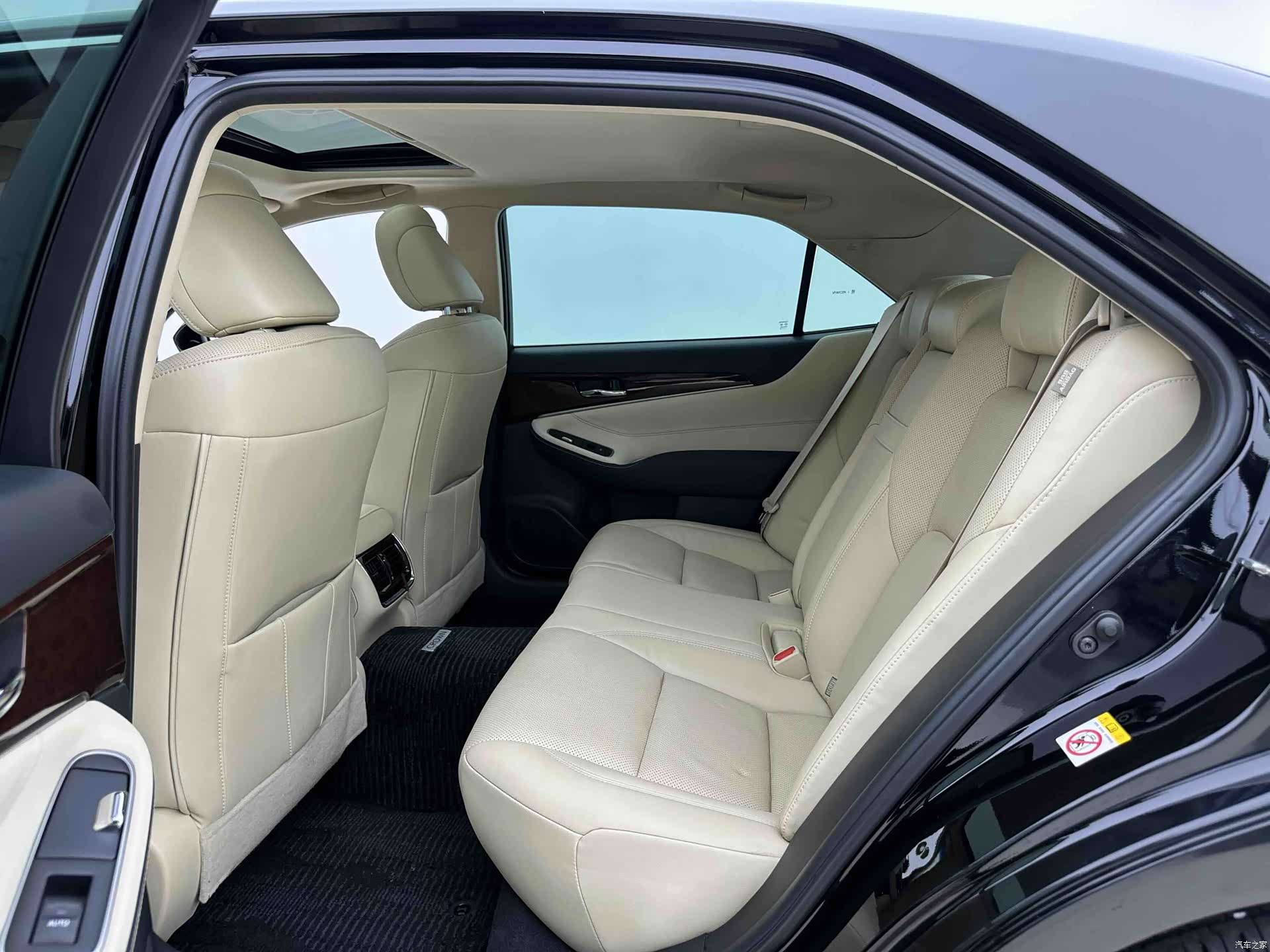 Toyota Crown, 2018 7