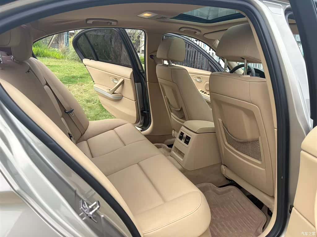 BMW 3 Series, 2010 8