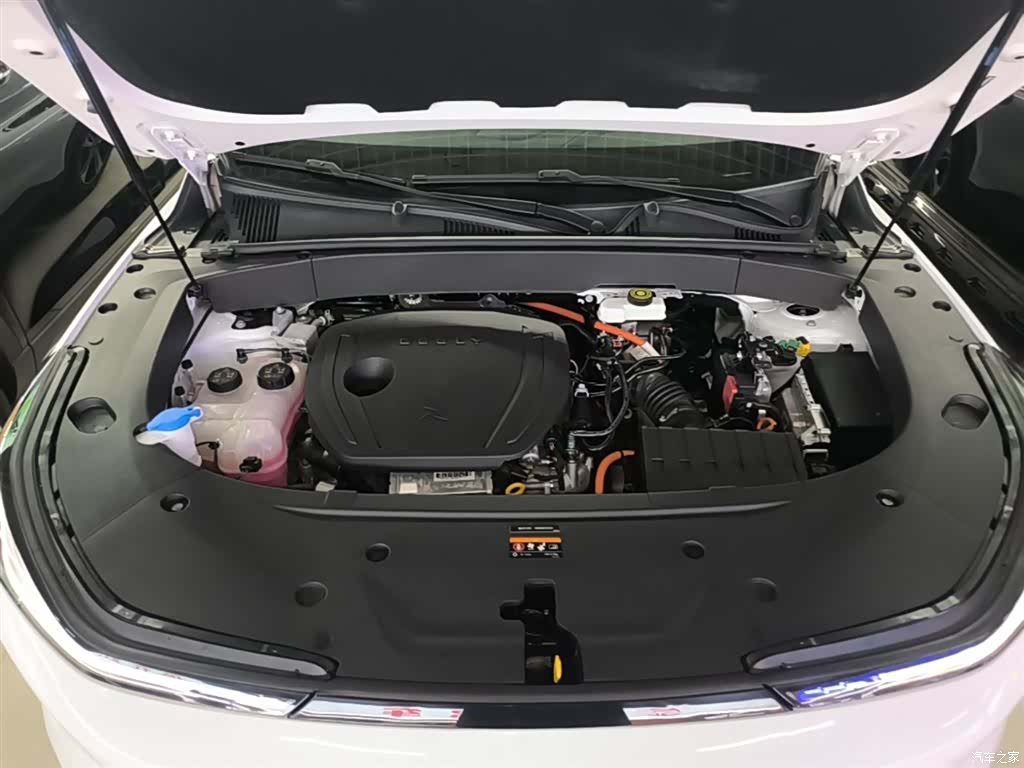 Geely Galaxy L7, 2023 20