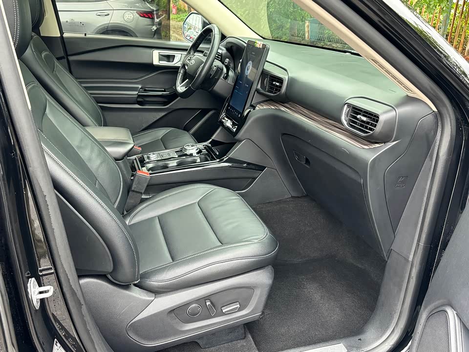 Ford Explorer Ford Explorer