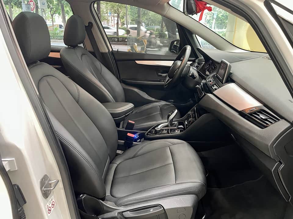 BMW 2 series multifunctional station wagon