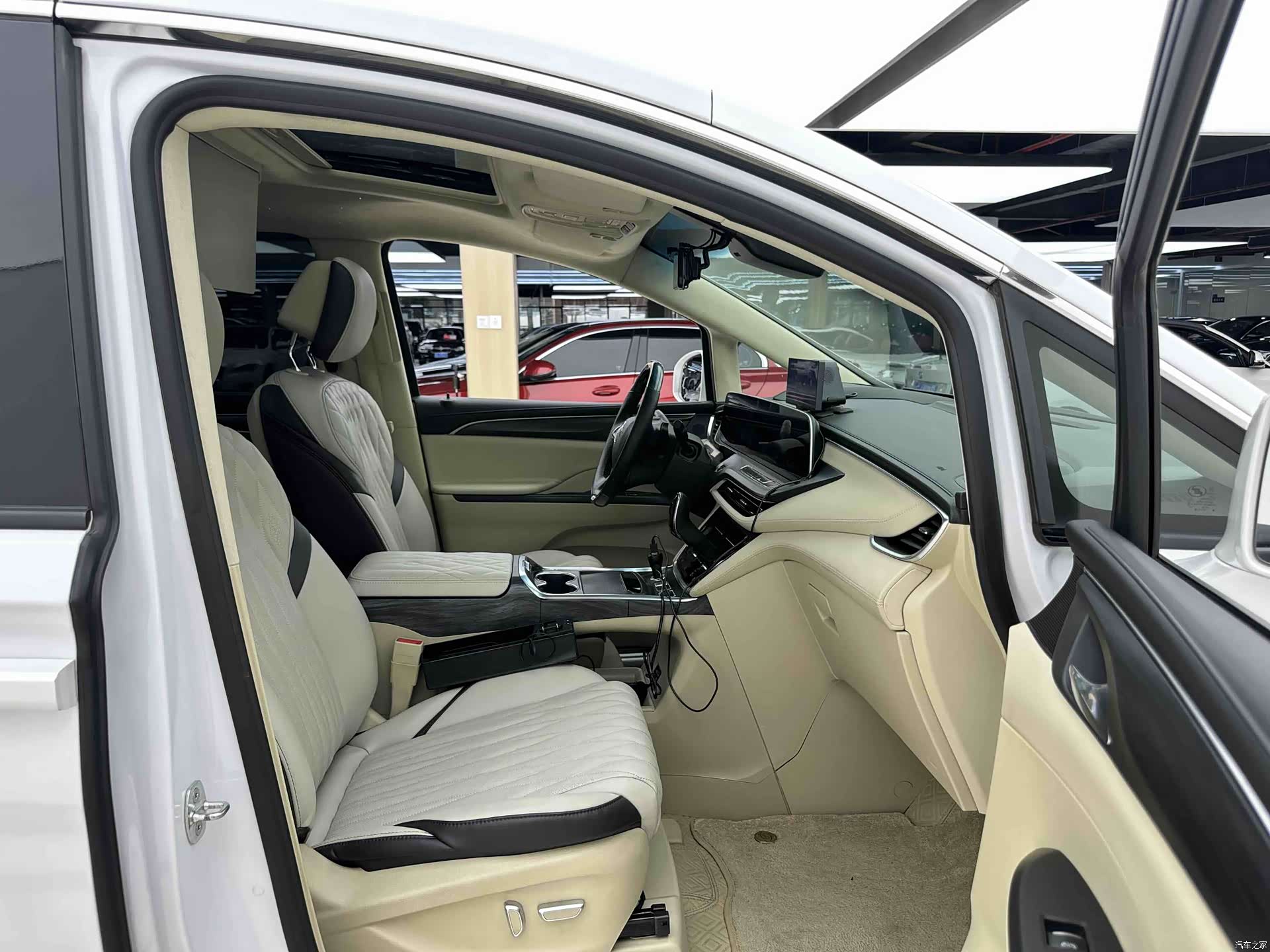 Buick GL8, 2022 4