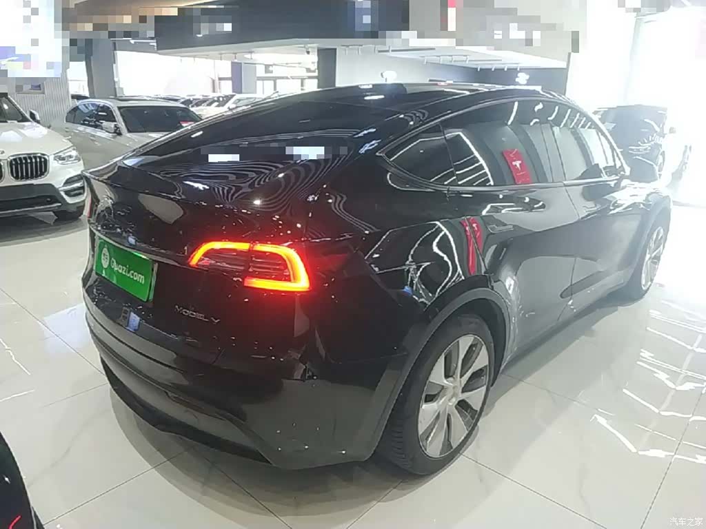 Tesla Model Y, 2023 7