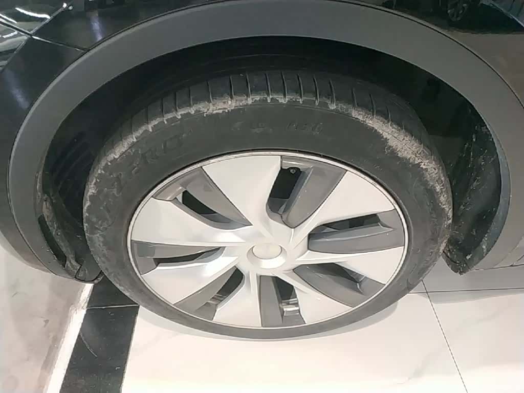 Tesla Model Y, 2023 23