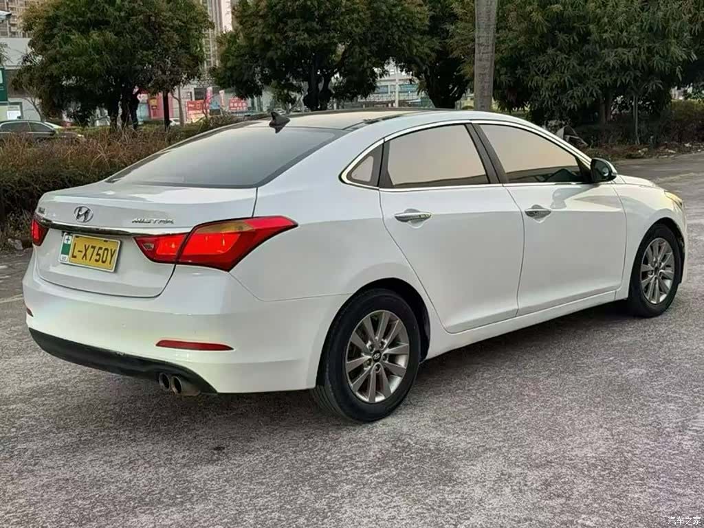 Hyundai GLS, 2015 9