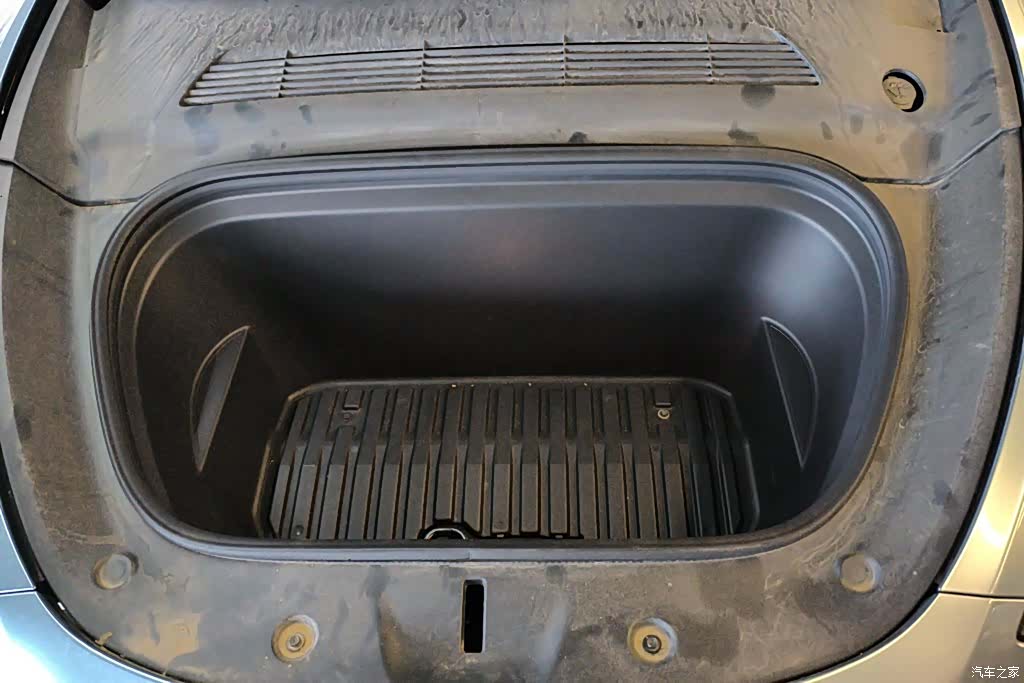 Tesla Model Y, 2022 10