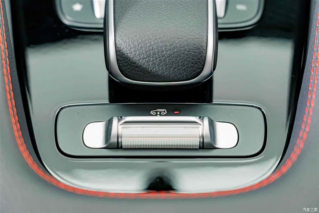 Mercedes-Benz GLE, 2025 15