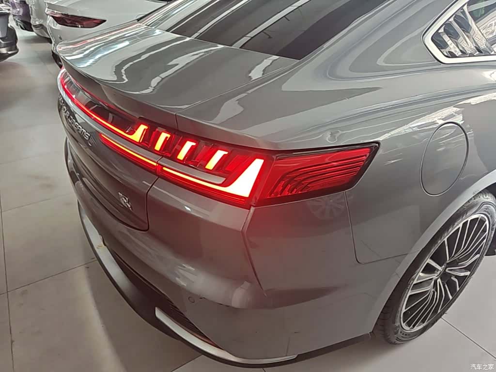 BYD Han, 2022 8