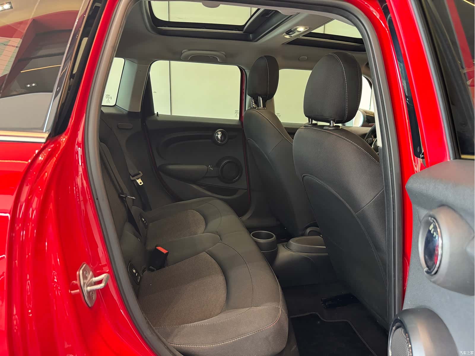 Mini ONE, 2021 9