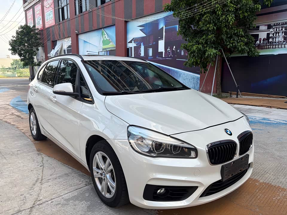 BMW 2 series station wagon
