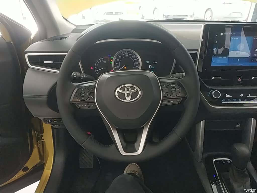Toyota Frontlander, 2022 11