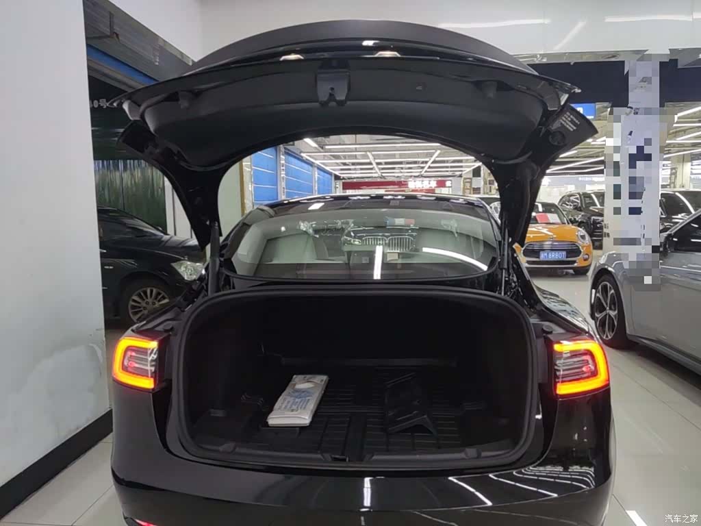 Tesla Model 3, 2022 19