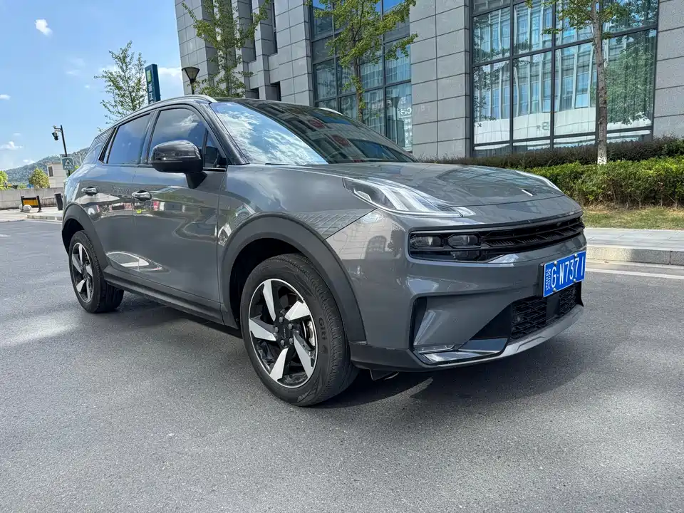 Lynk & Co 06 Lynk & Co 06