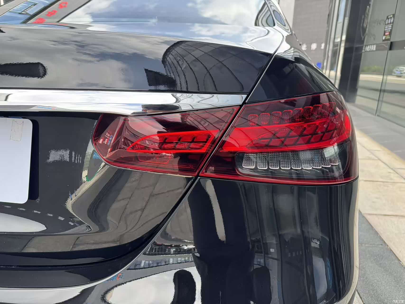 Mercedes-Benz E-Class, 2023 28