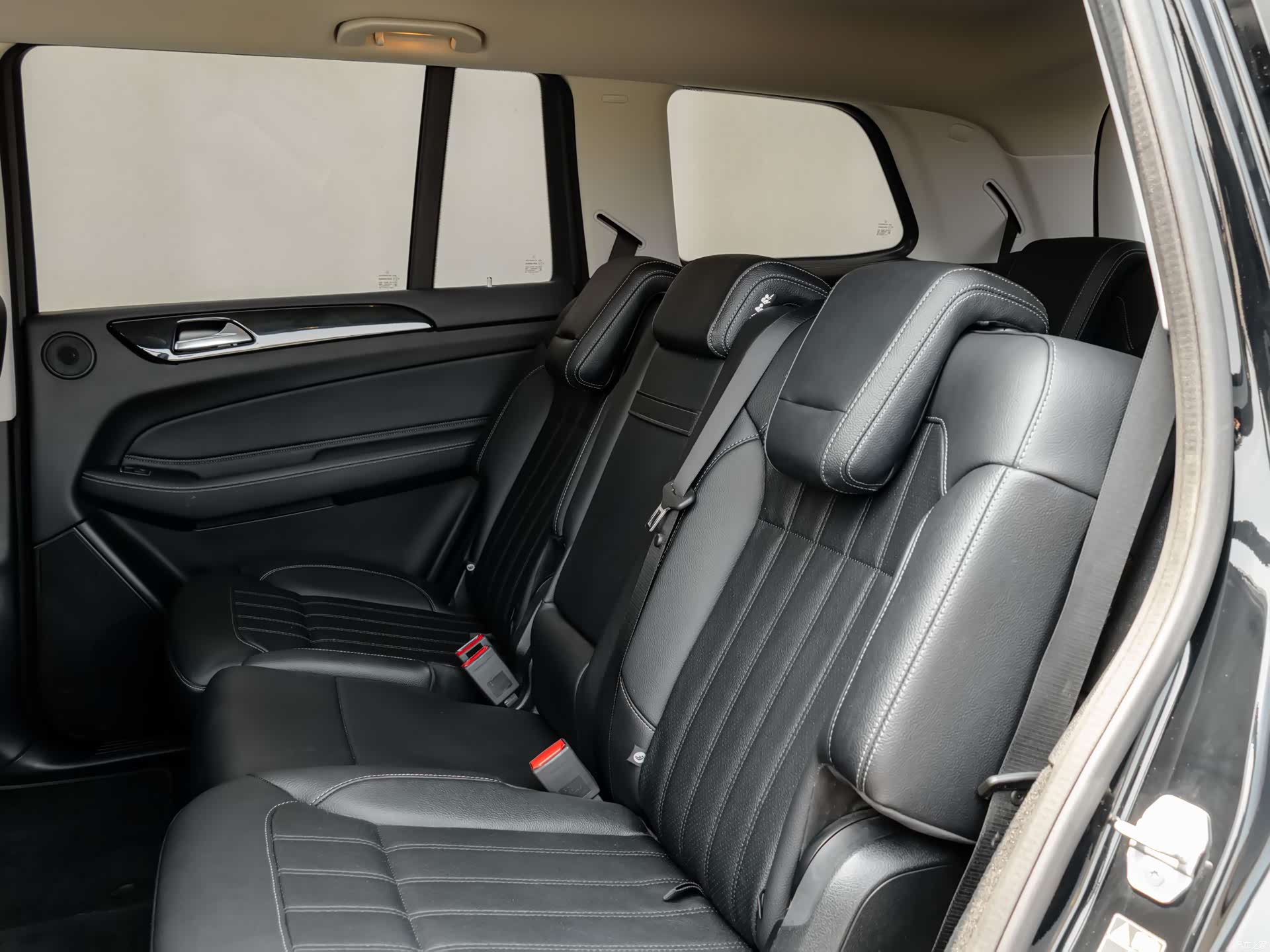 Mercedes-Benz GLS, 2026 12