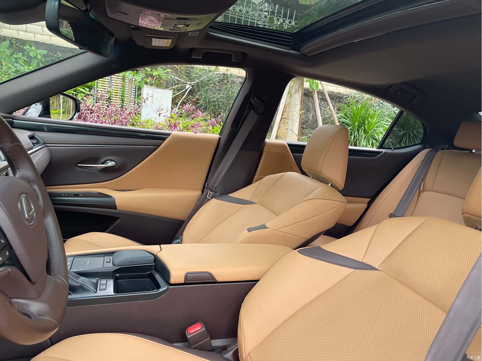 Lexus ES, 2021 16