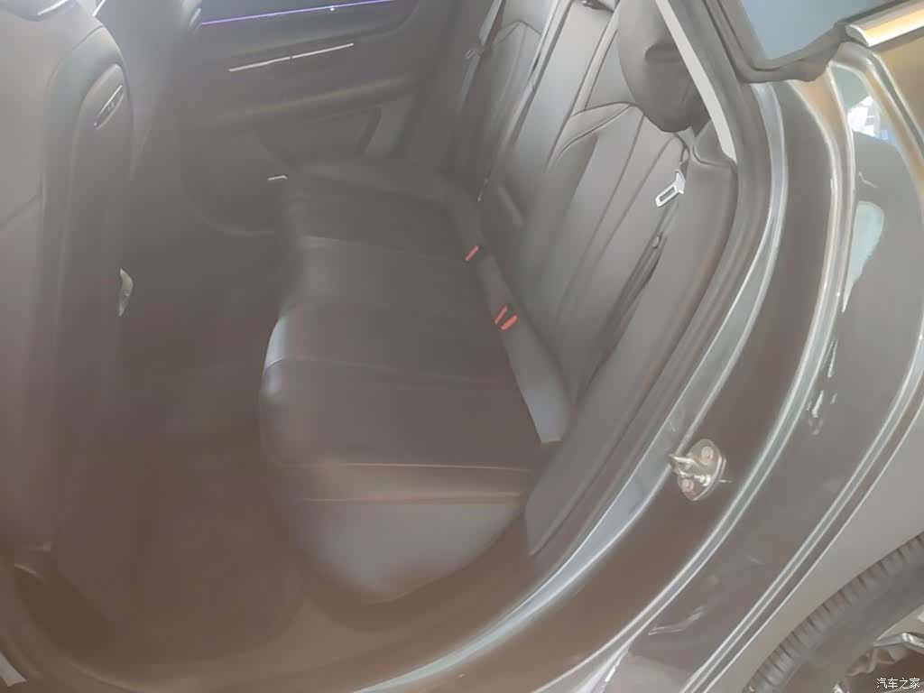 Xpeng P7, 2021 17