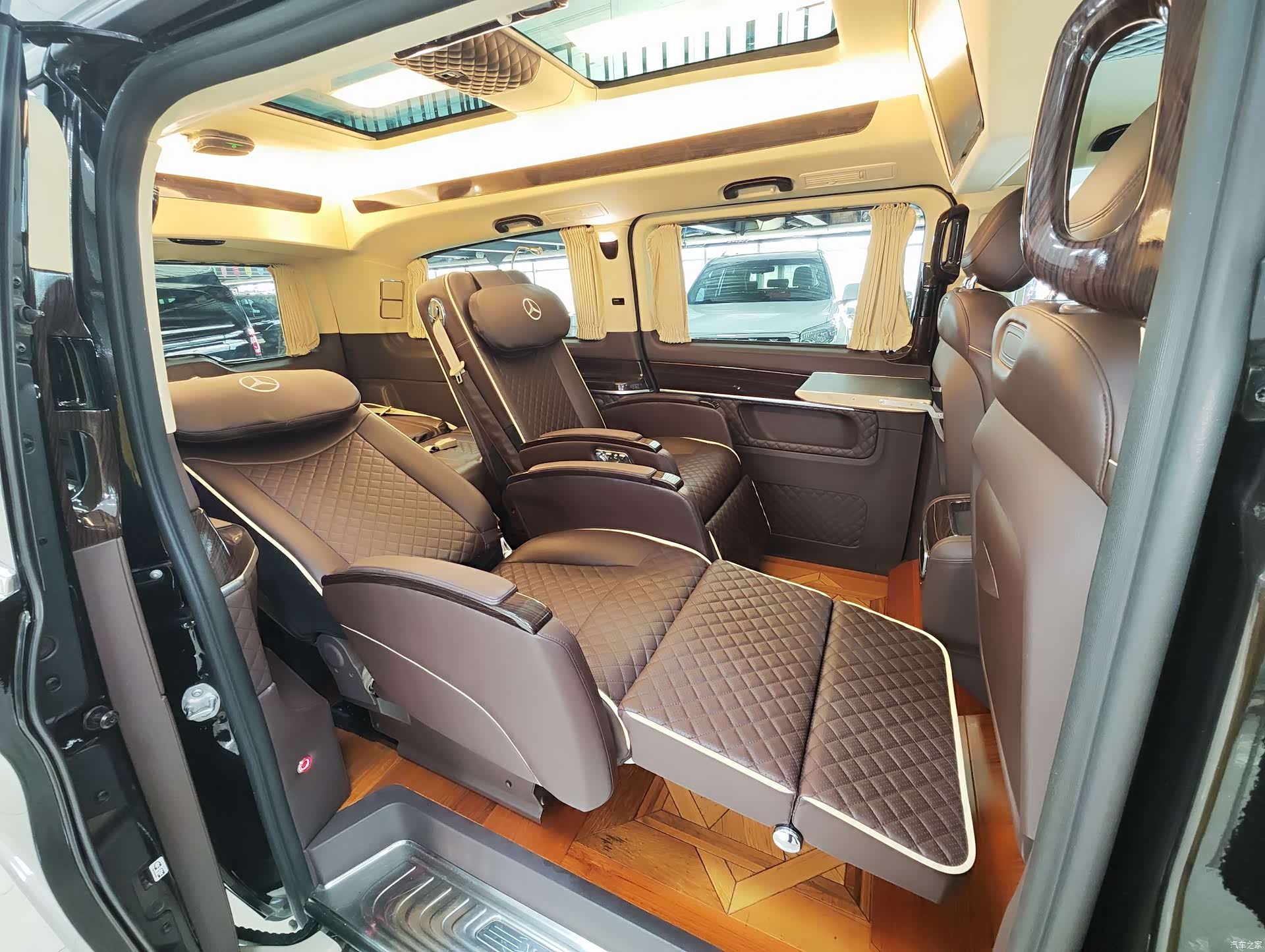 Mercedes-Benz V-Class, 2018 12