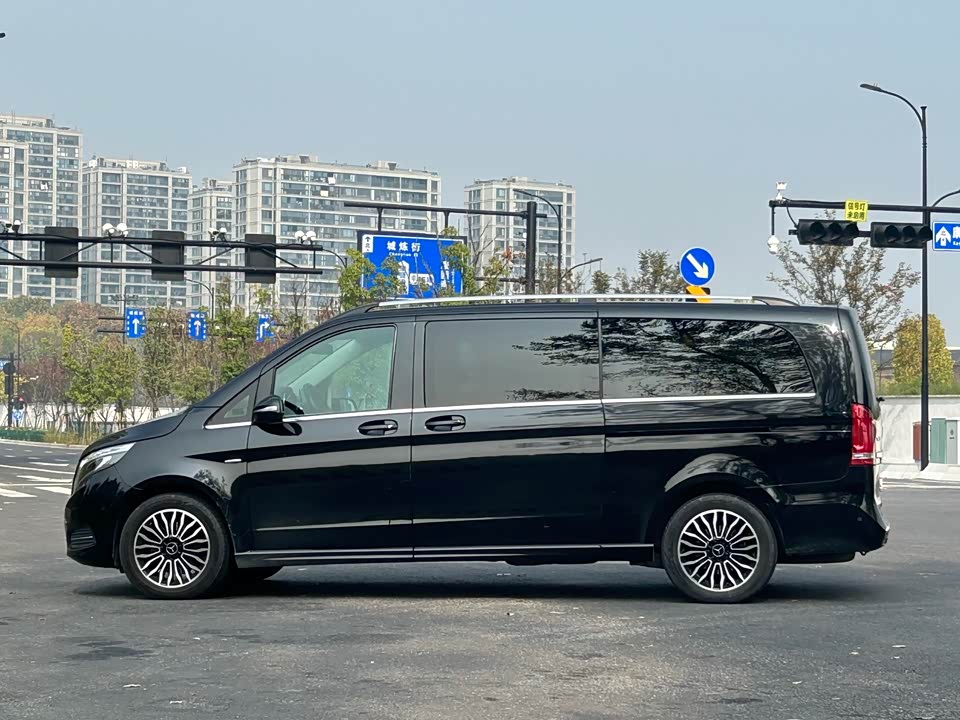 Mercedes-Benz V-class