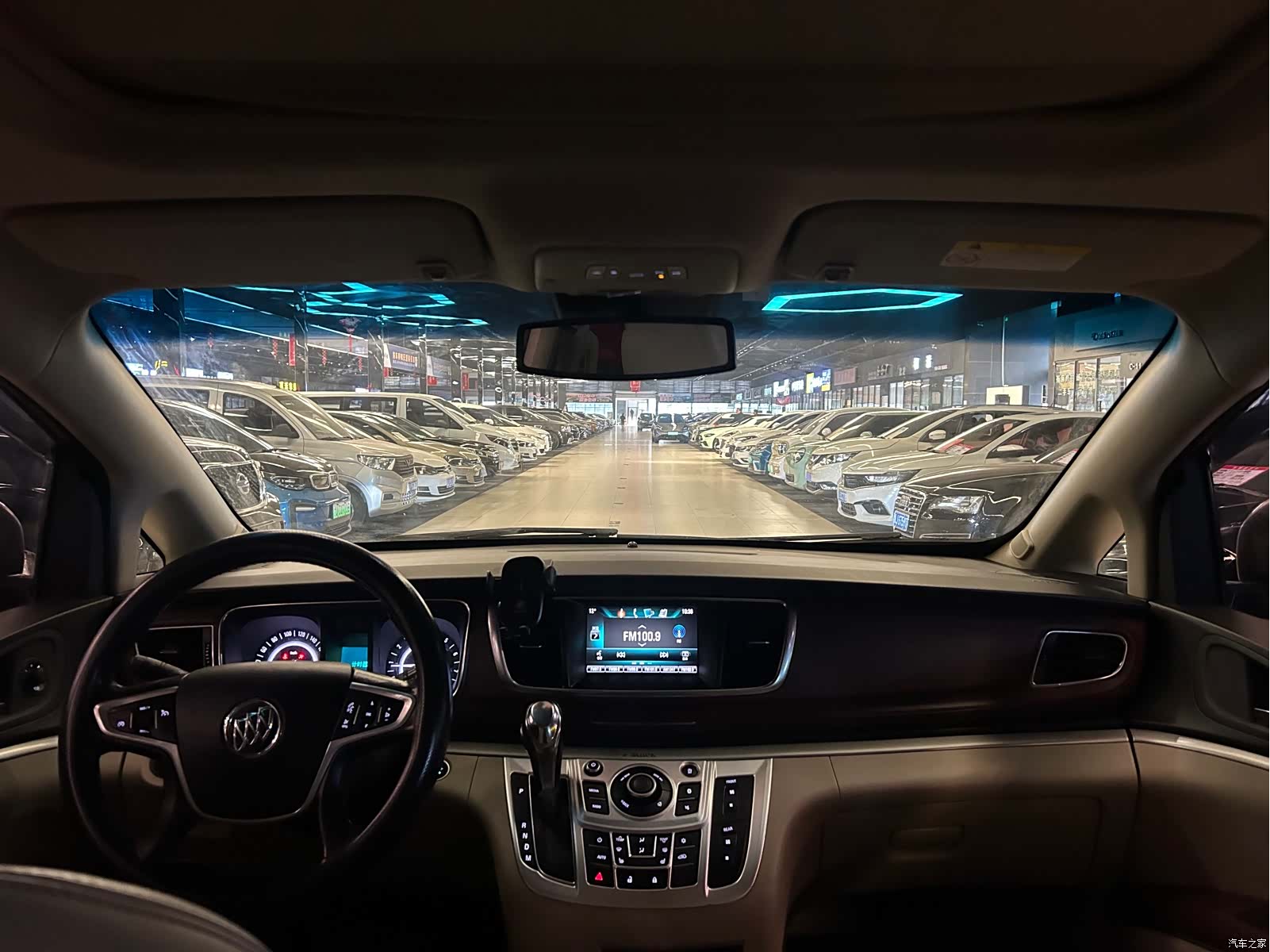 Buick GL8, 2017 8