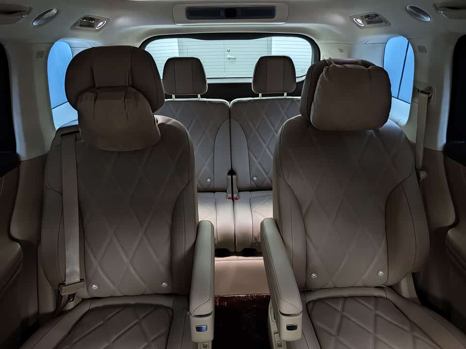 AITO Ask the world M9