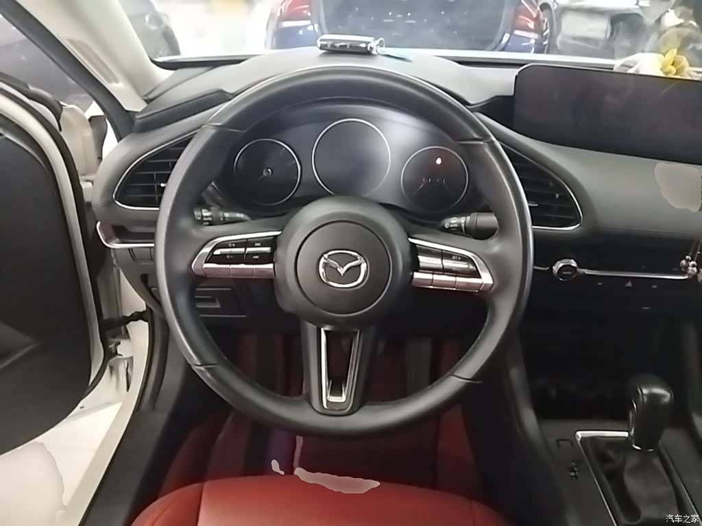Mazda Mazda3, 2023 11