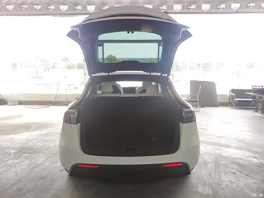 Tesla Model Y, 2022 19