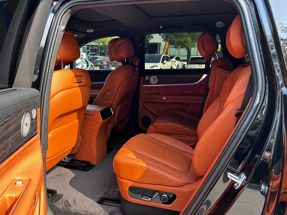 AITO Ask the world M9