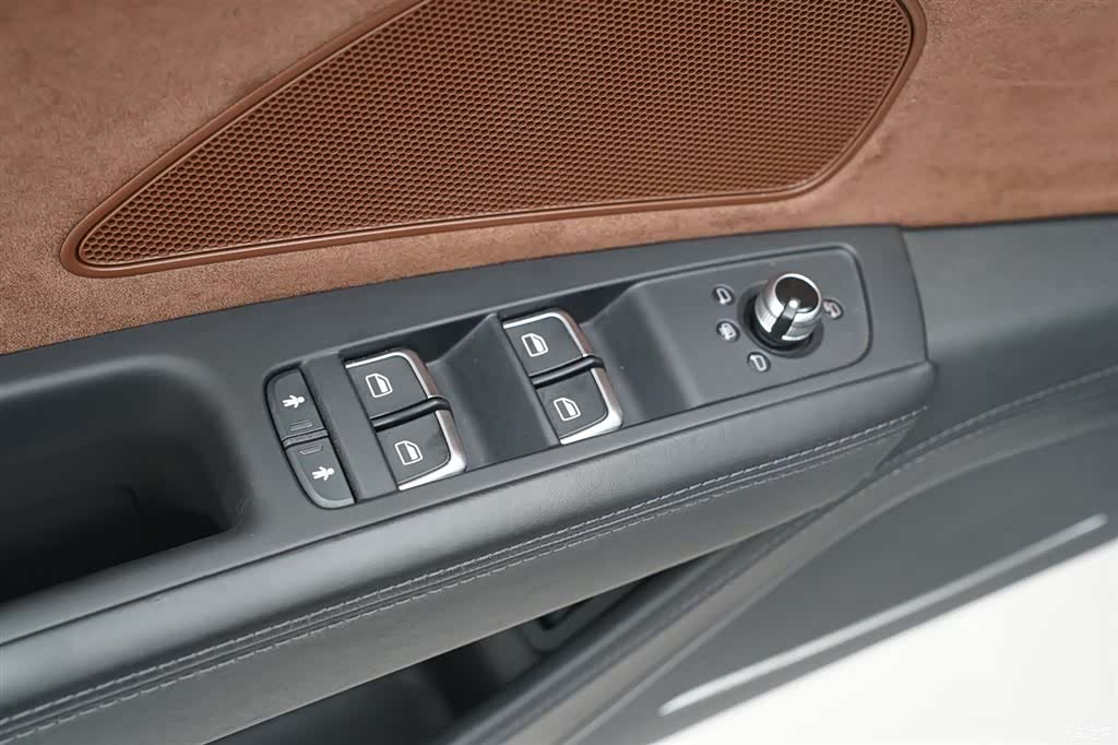 Audi A8L, 2013 26
