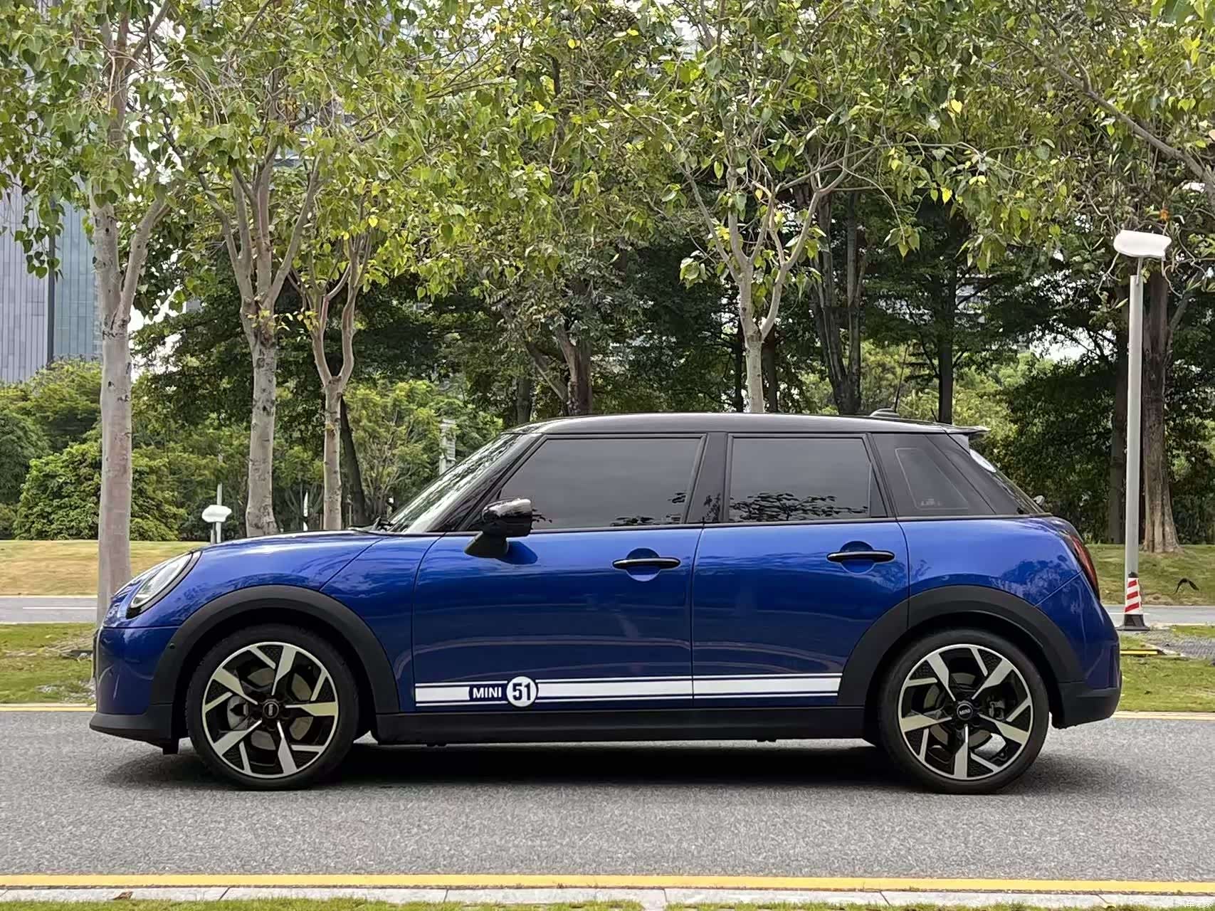 Mini Cooper, 2024 3