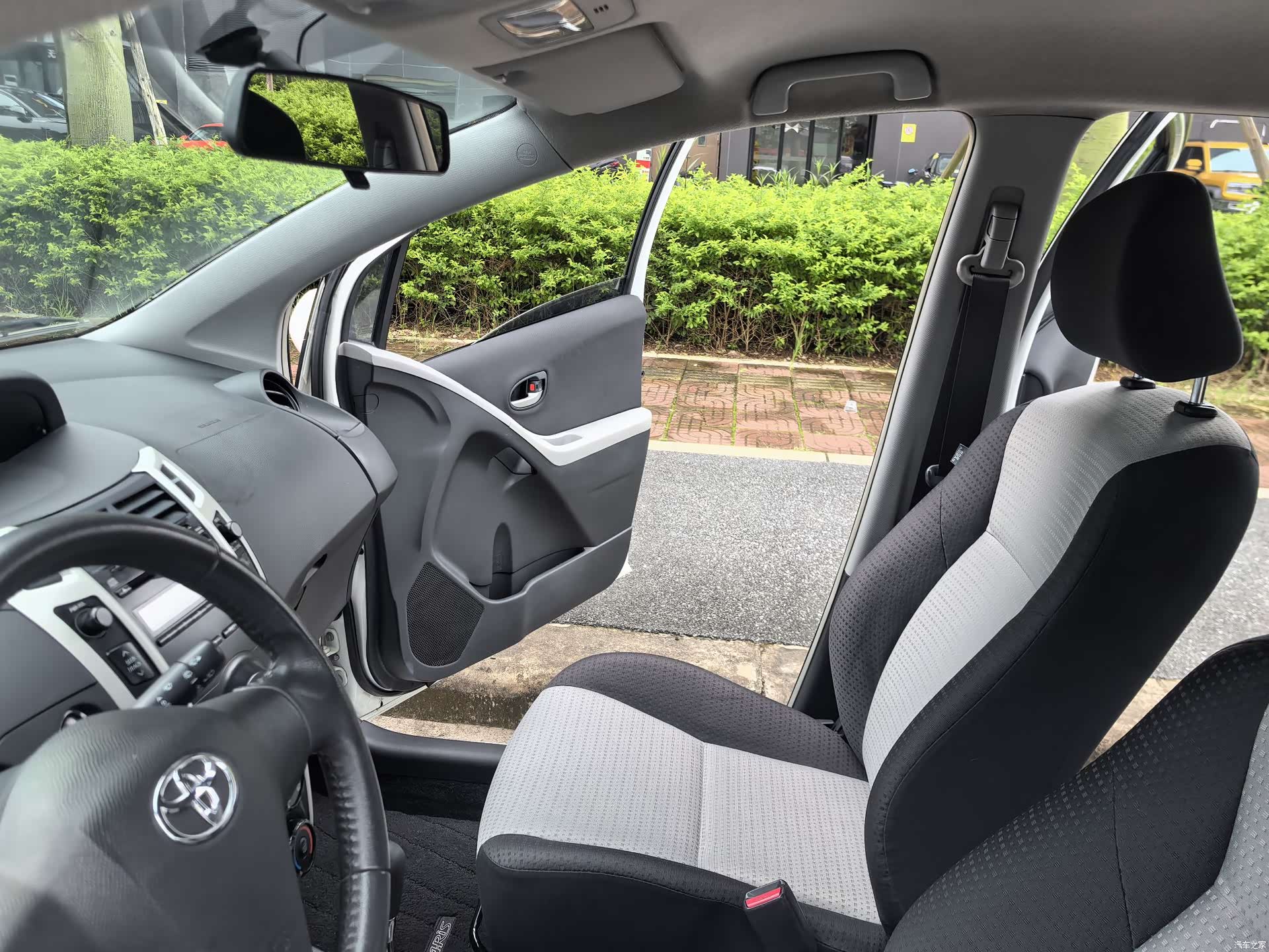 Toyota 1.6GS, 2012 24