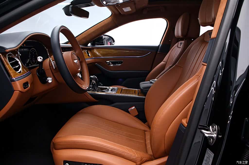 Bentley Flying Spur, 2022 12