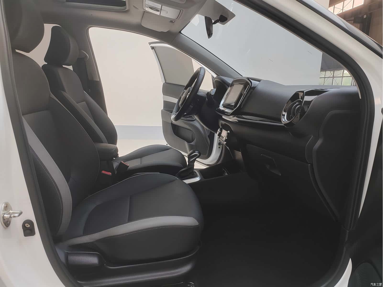 Kia KX1, 2022 21