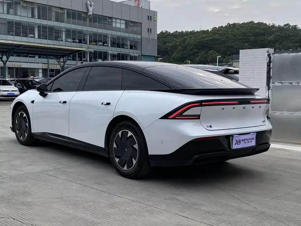 XPENG P7+